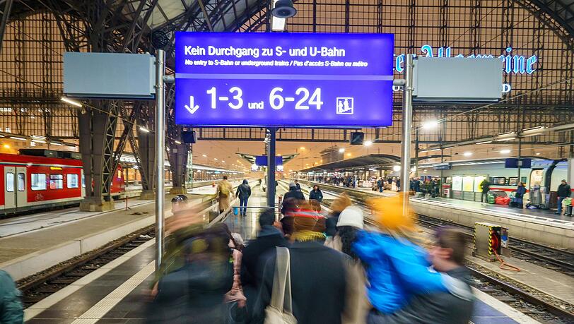 Die Deutsche Bahn will bei Gleiswechseln k&uuml;nftig besser kommunizieren. (Archivbild)