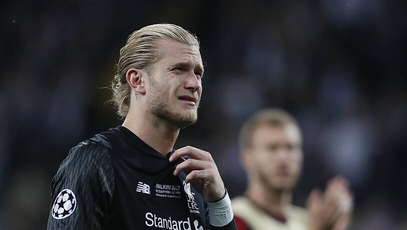 Tränen nach der Niederlage: Loris Karius vor der Liverpooler Kurve. Tränen nach der Niederlage: Loris Karius vor der Liverpooler Kurve.