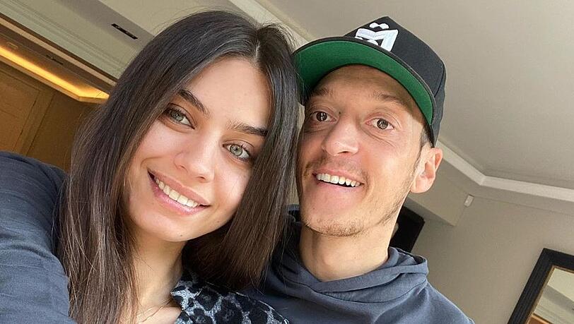 Amine und Mesut Özil sind seit 2019 verheiratet. Amine und Mesut Özil sind seit 2019 verheiratet.