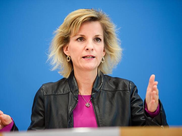 Die Zahl der Drogentoten ist nach Auskunft der Drogenbeauftragten der Bundesregierung, Daniela Ludwig, im vergangenen Jahr deutlich gestiegen.