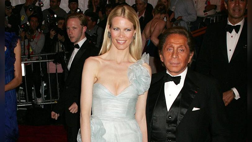 Claudia Schiffer und Valentino im New Yorker Metropolitan Museum of Art im Jahr 2008.