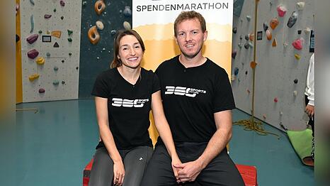 Julian Nagelsmann und Lena Wurzenberger in der Kletterhalle.