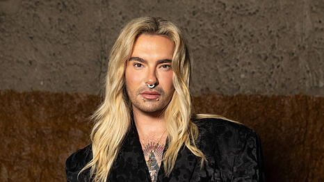 Auf dem Weg zur Paris Fashion Week wurde Bill Kaulitz Zeuge eines Notfalls.