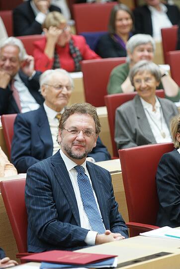Die Landtags-SPD hat den &bdquo;SZ&ldquo;-Journalisten Heribert Prantl mit dem Wilhelm-Hoegner-Preis 2011 ausgezeichnet.