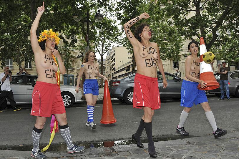 "Fuck Euro": Ob die Nackt-Protestlerinnen mit dieser Aktion die EM aufhalten?