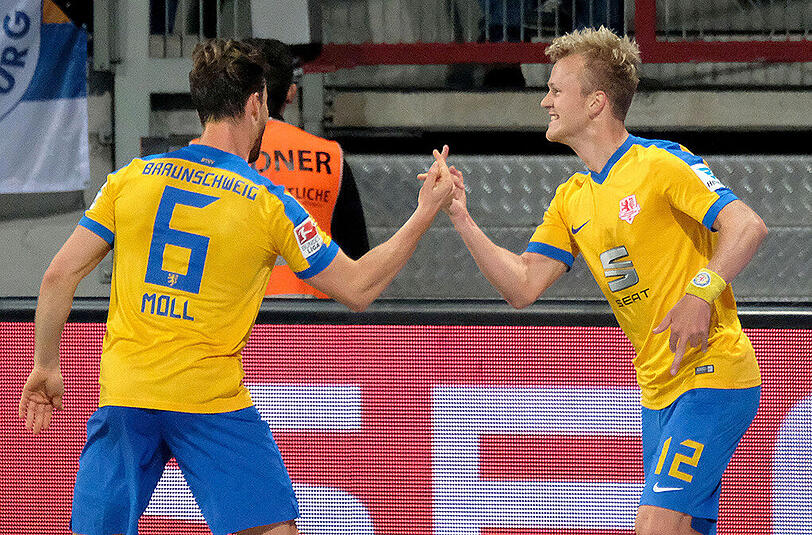 Eintracht Braunschweig hat am Montagabend mit 1:0 gegen den 1. FC Kaiserslautern gewonnen.