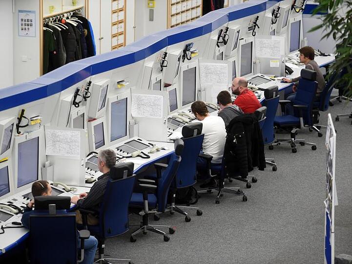 Die betroffene Software stellt nach DFS-Angaben den Lotsen alle für den Flugverlauf wichtigen Daten zur Verfügung.