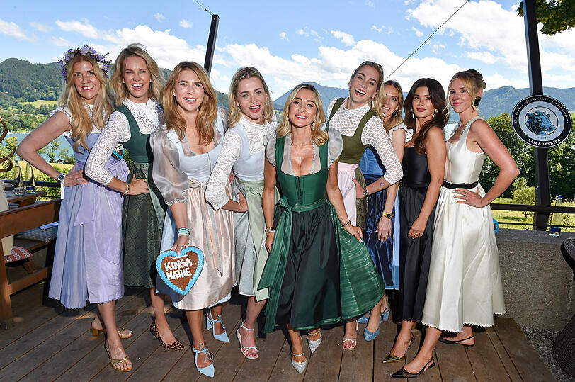 Theresa Feicht, Monica Ivancan- Meier, Catarina Hubert, Julia und Nina Meise, Kinga Mathe, Sandra Gries, Füsun Lindner, Jennifer Zimmermann
