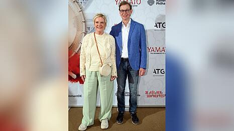 Birgit Lechtermann und Ingo Kersting bei der Bühnenshow "YAMATO - The Drummers of Japan" im Rahmen der Eröffnung des 36. Kölner Sommerfestivals in der Philharmonie.