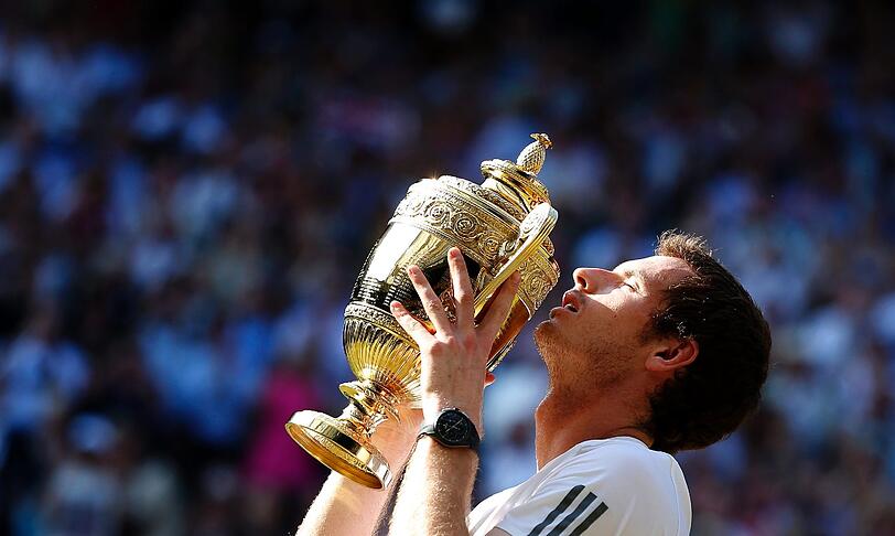 Beim Herren-Wettbewerb in Wimbledon geschah 2013 historisches: Mit dem Sieg von Andy Murray über Novak Djokovic gewann erstmals seit Fred Perry 1936 wieder ein Brite im alterwührdigen "All England Lawn Tennis and Croquet Club".