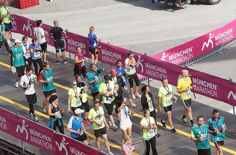 Rund 20.000 Teilnehmer waren am Sonntag beim München Marathon auf den Beinen. Die Bilder vom Marathon und Staffel-Lauf.