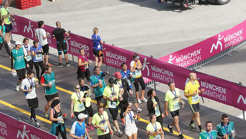 Rund 20.000 Teilnehmer waren am Sonntag beim München Marathon auf den Beinen. Die Bilder vom Marathon und Staffel-Lauf. Rund 20.000 Teilnehmer waren am Sonntag beim München Marathon auf den Beinen. Die Bilder vom Marathon und Staffel-Lauf.