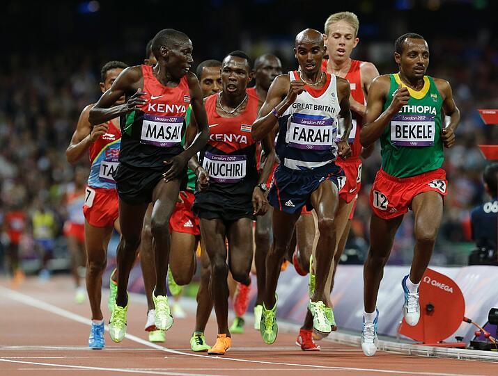 Der Jennis-Triumph war der Beginn einer
magischen Stunde im Olympiastadion, die Mo Farah mit dem Sieg über
10 000 Meter krönte...
