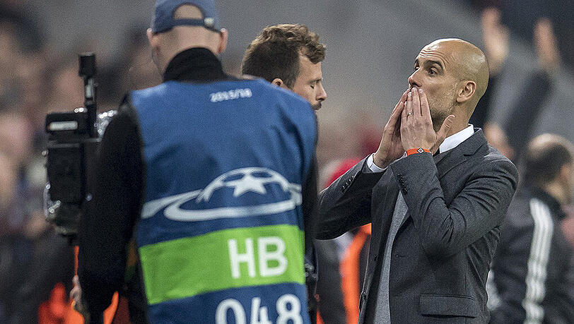 Fassungslosigkeit pur direkt nach dem Abpfiff des Dramas gegen Atlético Madrid: Der scheidende Bayern-Trainer Pep Guardiola. Fassungslosigkeit pur direkt nach dem Abpfiff des Dramas gegen Atlético Madrid: Der scheidende Bayern-Trainer Pep Guardiola.
