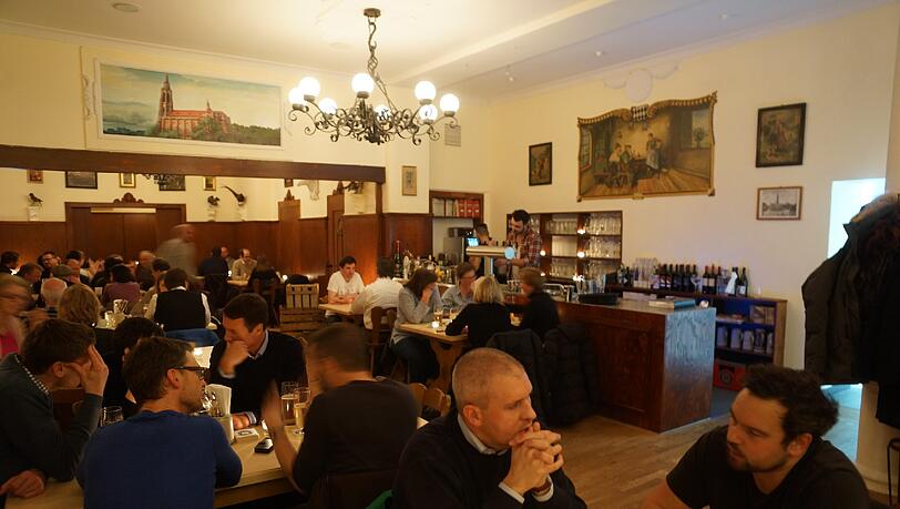 Typisch bayerisch und bodenständig sind das Ambiente im Wirtshaus Hohenwart in Giesing. Foto: Daniel von Loeper Typisch bayerisch und bodenständig sind das Ambiente im Wirtshaus Hohenwart in Giesing. Foto: Daniel von Loeper
