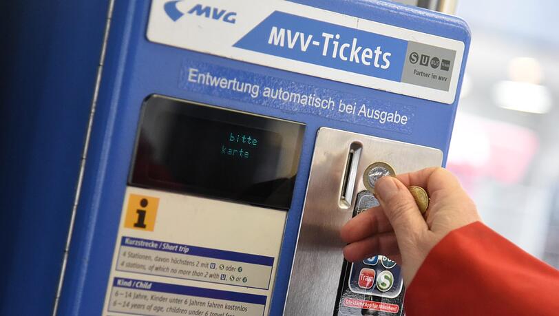Ab Mitte Dezember werden viele ÖPNV-Tickets teurer. (Symbolbild)