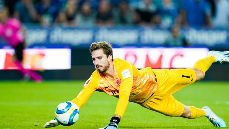 Kevin Trapp sieht Eintracht Frankfurt verbessert. Kevin Trapp sieht Eintracht Frankfurt verbessert.