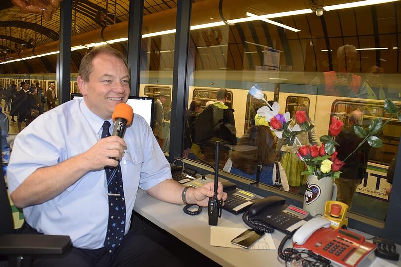 Norbert Grünleitner (55) hat die Gesamtleitung für den Abtransport der Wiesngäste durch die U-Bahnen.