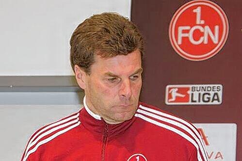 &bdquo;Wir müssen jetzt alles hinterfragen &ndash; auch das Trainer-Team&ldquo;: Sogar Club-Coach Dieter Hecking weiß nicht mehr weiter.