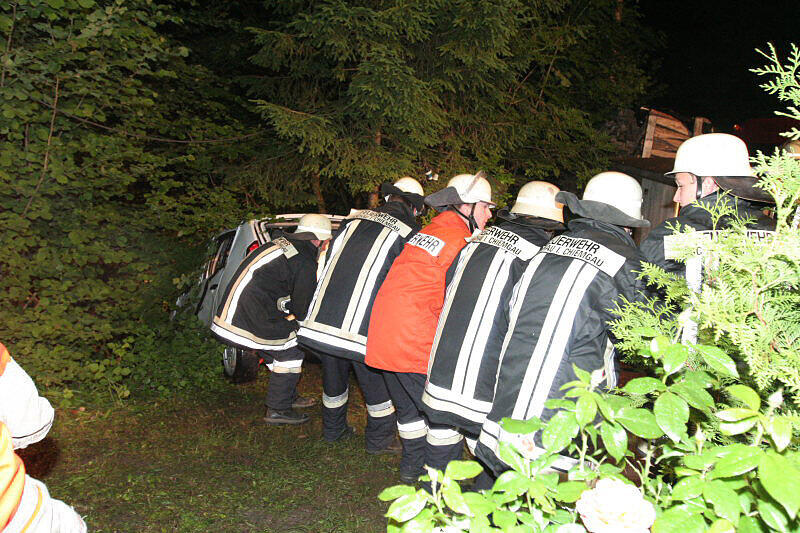 Schlimmer Unfall: Ein Mann fährt in die Priem und stirbt.