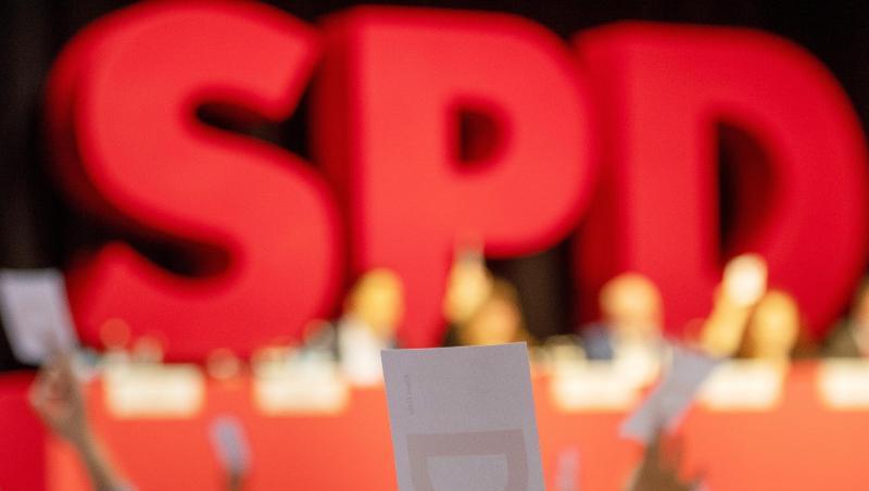 Nun sind die Mitglieder am Zug: Wer soll die SPD künftig führen?.
