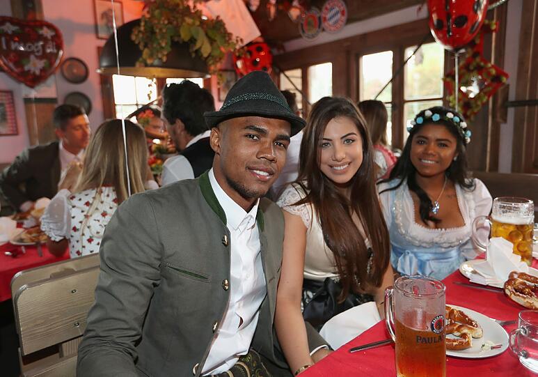 Gute Stimmung: Douglas Costa und  seine Luisa.