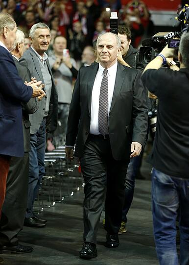 Da ist er: Uli Hoeneß.