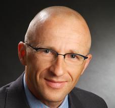 Professor Dr. Thomas Lücke (45).