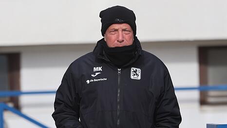 1860-Trainer Markus Kauczinski.