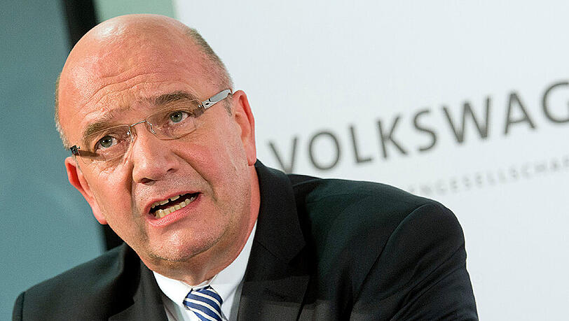 "Derzeit, das ist die gute Nachricht, gibt es noch keine Konsequenzen für Arbeitsplätze", sagt VW-Betriebsratschef Bernd Osterloh. "Derzeit, das ist die gute Nachricht, gibt es noch keine Konsequenzen für Arbeitsplätze", sagt VW-Betriebsratschef Bernd Osterloh.