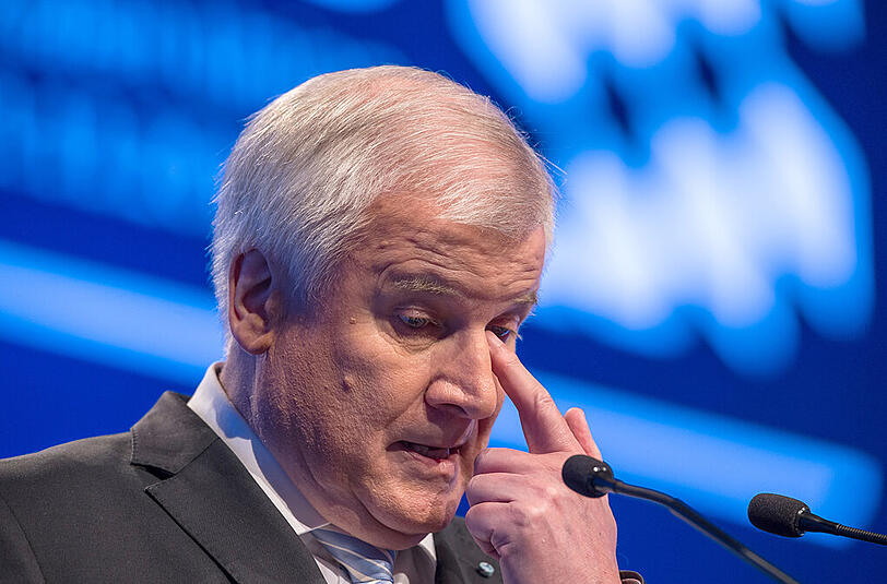 Horst Seehofer während des CSU-Parteitags am Samstag in München. Er wurde mit 87 Prozent der Stimmen als Parteivorsitzender wiedergewählt.