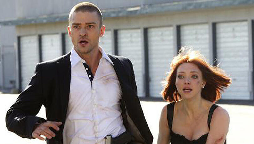 "In Time - Deine Zeit läuft ab": Immer wieder gelingt es Will (Justin Timberlake) und Sylvia (Amanda Seyfried), ihren Häschern zu entkommen oder ihre beinahe abgelaufene Lebenszeit wieder aufzuladen "In Time - Deine Zeit läuft ab": Immer wieder gelingt es Will (Justin Timberlake) und Sylvia (Amanda Seyfried), ihren Häschern zu entkommen oder ihre beinahe abgelaufene Lebenszeit wieder aufzuladen