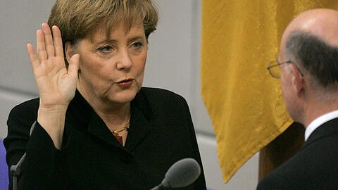 Angela Merkel bei ihrer ersten Vereidigung als Bundeskanzlerin am 22. November 2005  in Berlin.