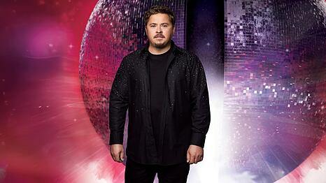 Gustav Sch&auml;fer muss bei "Let's Dance" ohne seine Bandkollegen zurechtkommen.