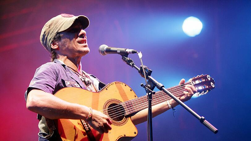 Volle Kraft voraus: Manu Chao, vor zwei Wochen 50 geworden, kennt live vor allem eine musikalische Richtung. Volle Kraft voraus: Manu Chao, vor zwei Wochen 50 geworden, kennt live vor allem eine musikalische Richtung.