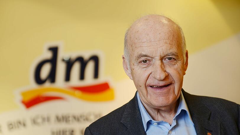 Sein größer Luxus ist seine Bahn-Card 100: dm-Gründer Götz Werner feiert am Mittwoch 70. Geburtstag. Sein größer Luxus ist seine Bahn-Card 100: dm-Gründer Götz Werner feiert am Mittwoch 70. Geburtstag.