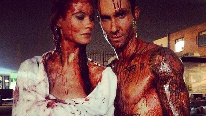 Blutiger Videodreh: Adam Levine und seine Frau, das Model Behati Prinsloo Blutiger Videodreh: Adam Levine und seine Frau, das Model Behati Prinsloo