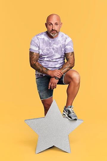 "Big Brother"-Urgestein  Zlatko Trpkovski  ist zurück. Lust auf den Rummel oder eine TV-Show hat er aber nicht: "Reingehen, Spaß haben, Kohle kassieren, dankeschön, auf Wiedsehen." Kommt das aber gerade bei den Zuschauern an?  Nerv-Faktor:  5/10.  Sieges-Chancen:  80 %.