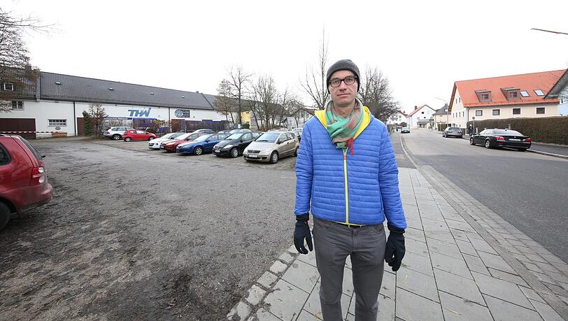 Bis jetzt der Aubinger Ortskern an dieser Stelle nur ein großer Parkplatz. Fritz Roth will das ändern.