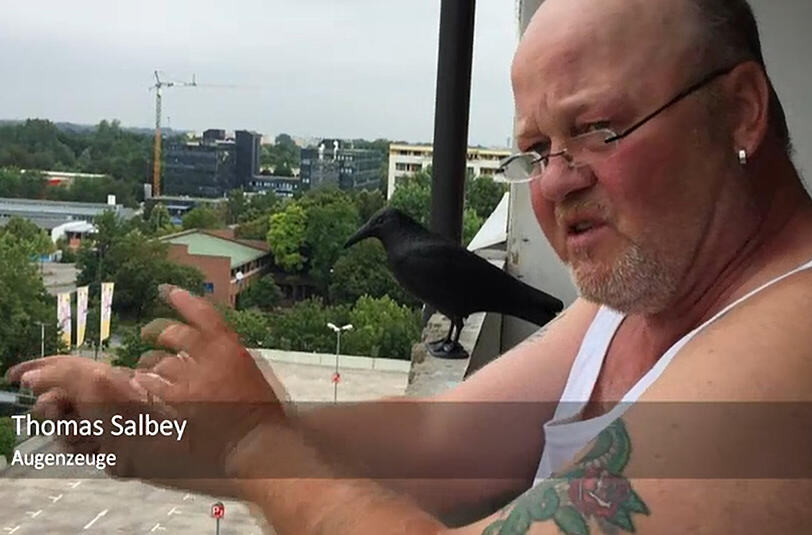 Von seinem Balkon aus stritt Thomas Salbey mit dem Amokläufer.