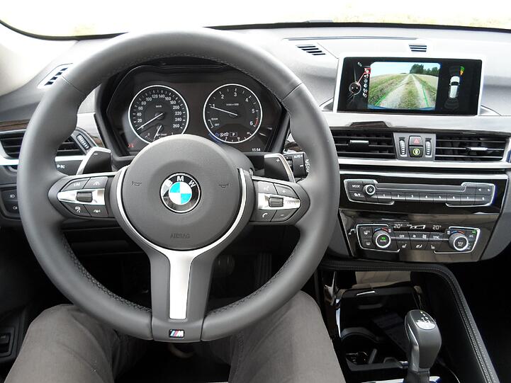 Für alle Autofahrer mit BMW-Vorerfahrung ist die Bedienung des X1 ein Klacks.