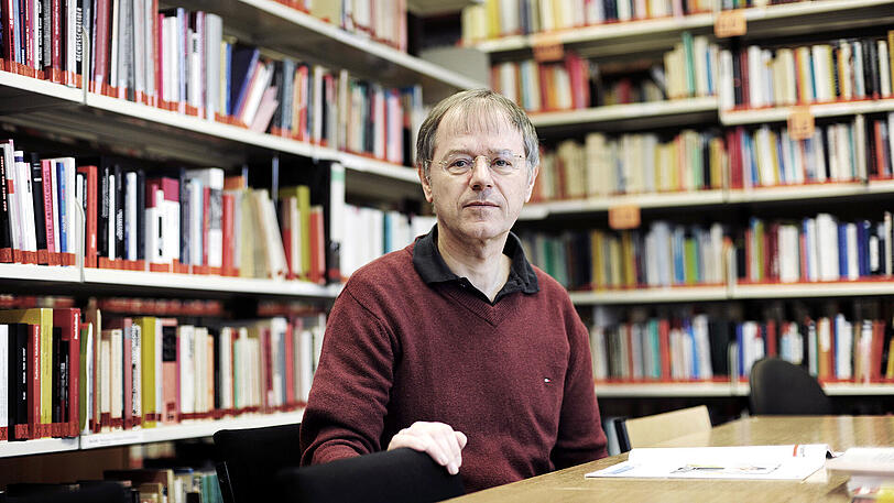 Der Kölner Politikwissenschaftler Christoph Butterwegge warnt seit Jahren vor der zunehmenden Spaltung der Gesellschaft.