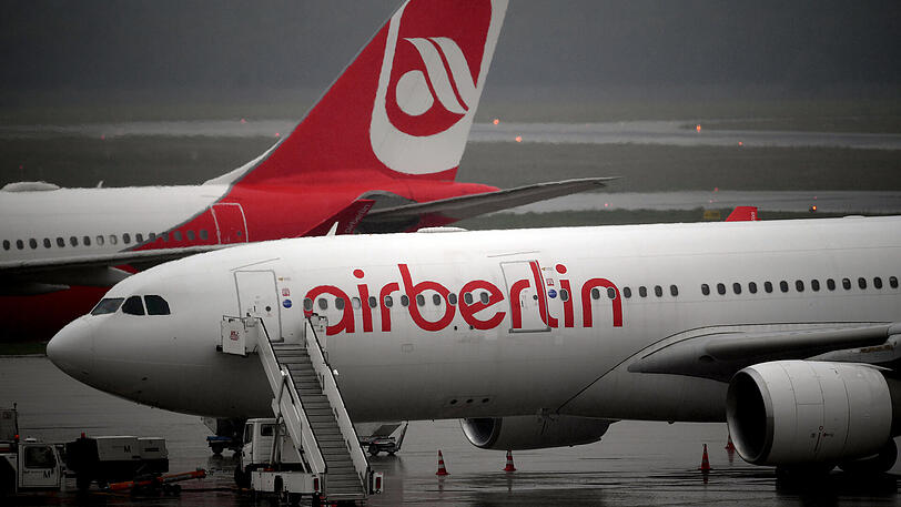 Flugzeuge von Air Berlin am Düsseldorfer Flughafen.