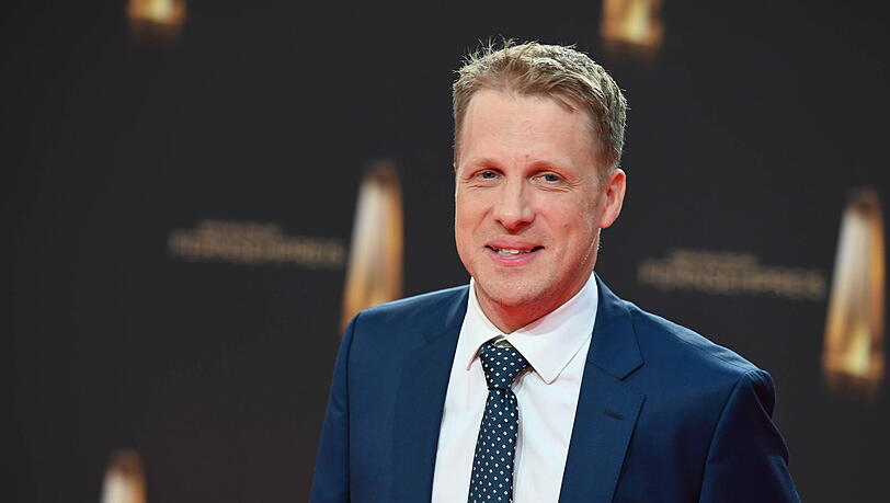 Moderator Oliver Pocher kommt zur Gala und Verleihung des Deutschen Fernsehpreises in Köln.