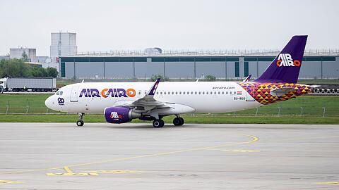 Mit einem Flug aus Kairo wurden die Flüchtlinge nach Hannover gebracht. Die meisten von ihnen stammen aus dem Sudan.
