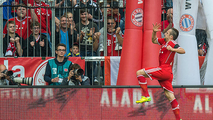 26. April 2014: 5:2 gewannen die Münchner zuletzt – am 32. Spieltag der letzten Saison, als der Titel bereits seit einem Monat eingetütet war. Die AZ blickt auf legendäre Duelle in München zurück. 26. April 2014: 5:2 gewannen die Münchner zuletzt – am 32. Spieltag der letzten Saison, als der Titel bereits seit einem Monat eingetütet war. Die AZ blickt auf legendäre Duelle in München zurück.