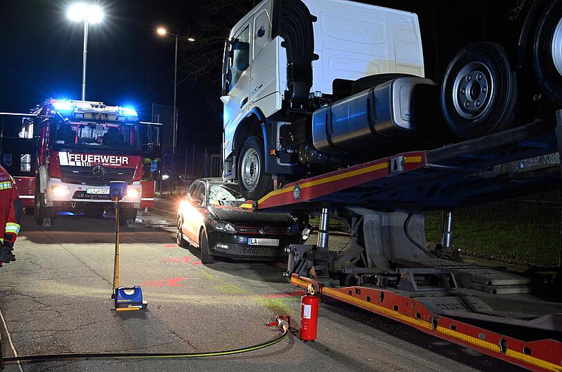 Schwer verletzt: Vermutlich aufgrund überhöhter Geschwindigkeit verlor der 19-Jährige in einer Kurve die Kontrolle über sein Fahrzeug.