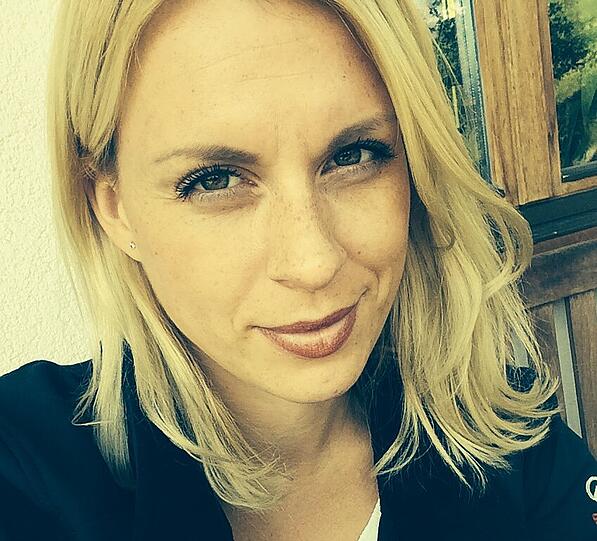 Madeleine ist 27 Jahre alt, 1,74m groß und kommt aus München.
