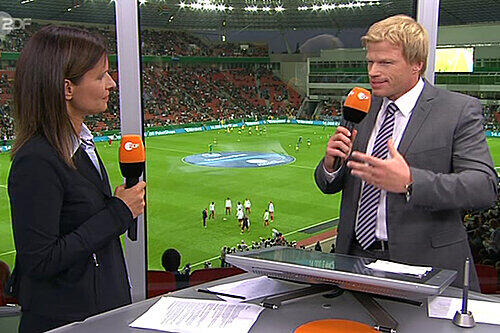 Seit seinem Karriere-Ende ist er beim ZDF als Experte im Einsatz. Hier mit Kathrin Müller-Hohenstein. Parallel dazu absolviert Oliver Kahn einen Master-Studiengang in Wirtschaft.