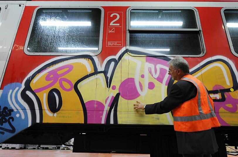 Auch S-Bahnen und Züge sind oft "Leinwand" der Graffiti-Sprüher. Jetzt wurden drei Jugendliche festgenommen, die verdächtigt werden, ein Haus in der Musenbergstraße besprüht zu haben. (Symbolfoto)